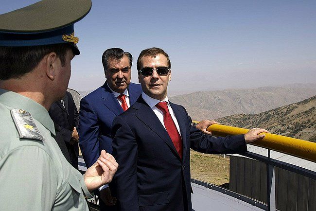 File:Dmitry Medvedev in Tajikistan 31 July 2009-3.jpg