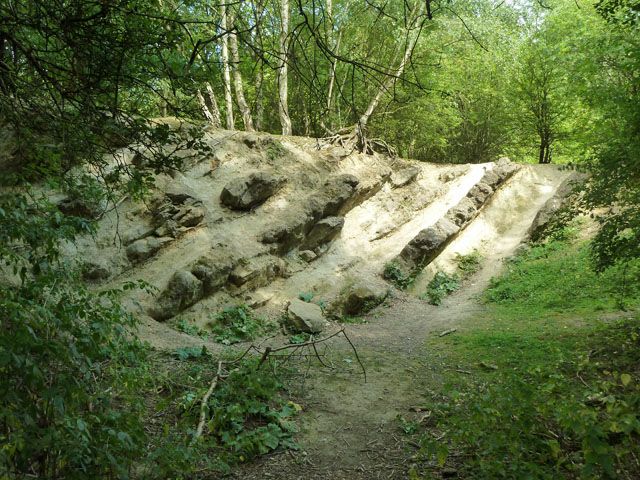 File:Rag and hassock outcrop (geograph 2560799).jpg