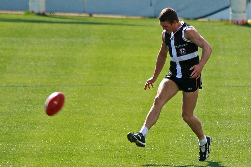 File:10. Steven Baker, St Kilda FC 03.jpg