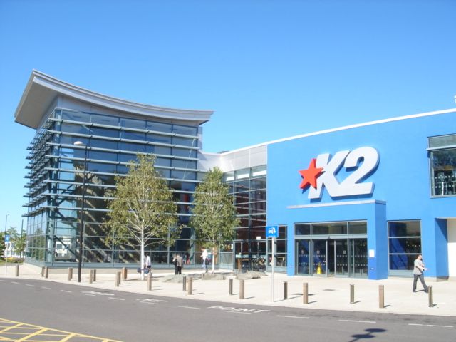 File:Crawley - K2 Leisure Centre 01.JPG