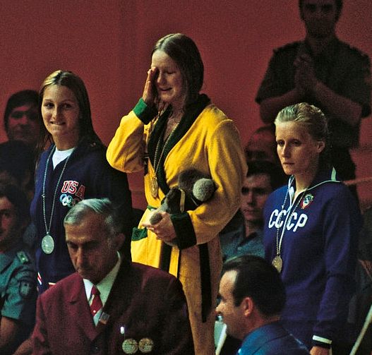 File:Dana Schoenfield, Beverley Whitfield, Galina Prozumenshchikova 1972.jpg