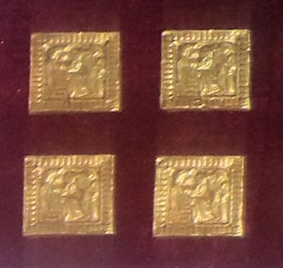 File:Melitopol kurgan, gold plates.jpg