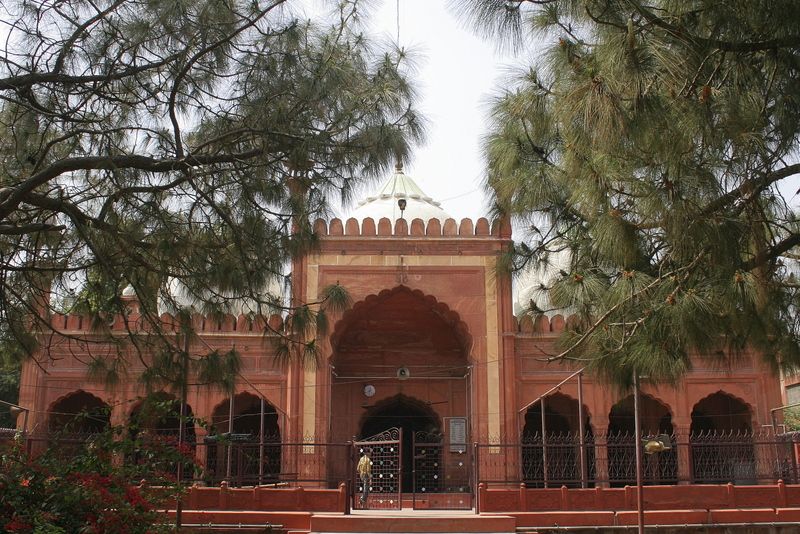 File:Mosque of Ghaziuddin Khan.jpg