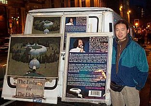 File:Raëlian Messages on Van.jpg