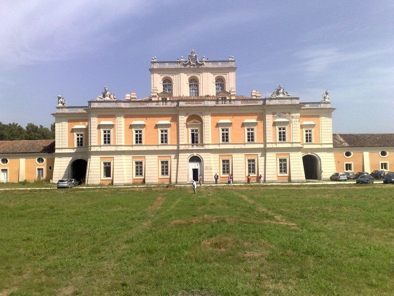 File:Reale tenuta di Carditello 2010.jpg