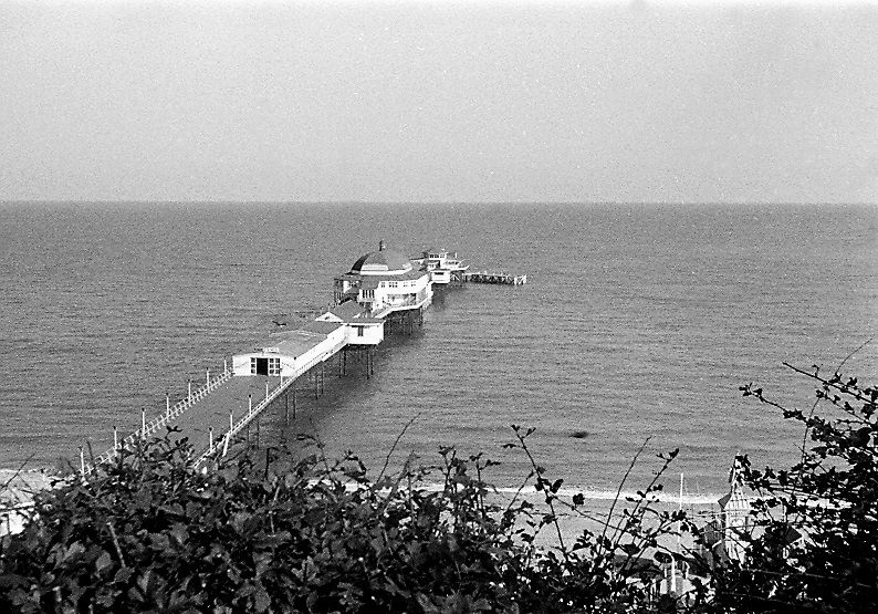 File:Shanklin Pier 9sep1964.jpg