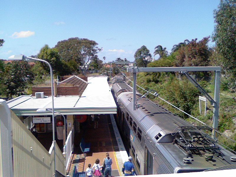 File:Wooloowarestation.jpg