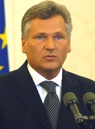 File:Aleksander kwasniewski konferencja (cropped).jpg