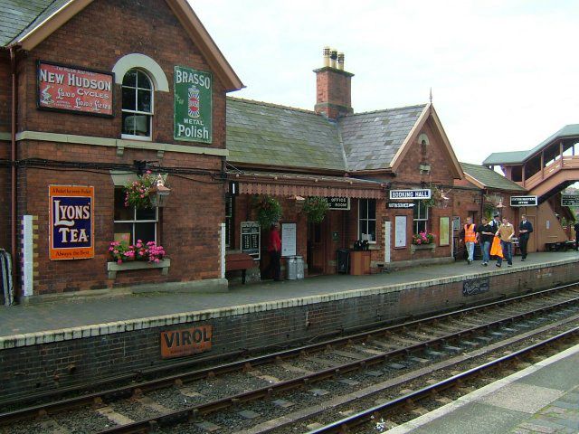 File:BewdleyRailwayStation(AndyAndHilary)Sep2004.jpg