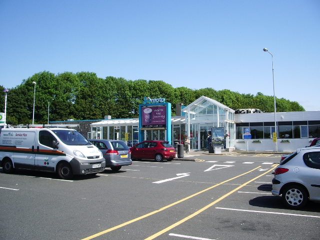 File:Burton-in-Kendal Motorway Services.jpg