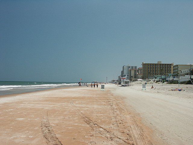 File:DaytonaBeachMay2006.jpg