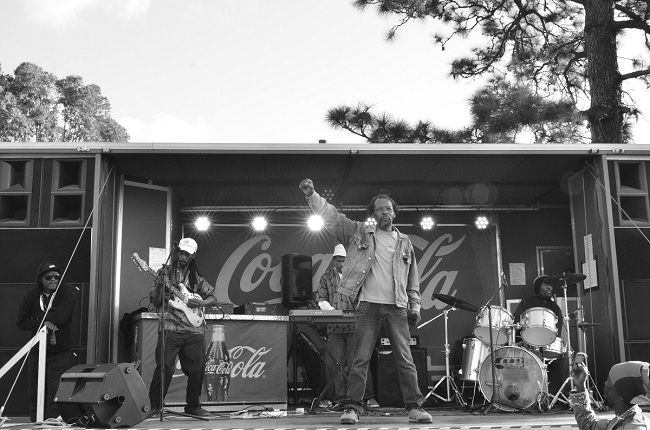 File:Fingo Festival live.jpg