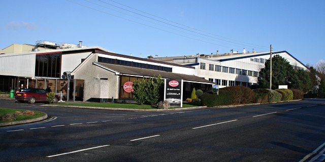 File:Ginsters Bakery - geograph.org.uk - 292348.jpg