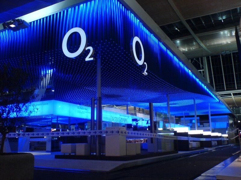 File:O2 CeBit 2007 Hannover.jpg