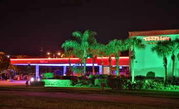 File:Tootsies Cabaret Miami.jpg