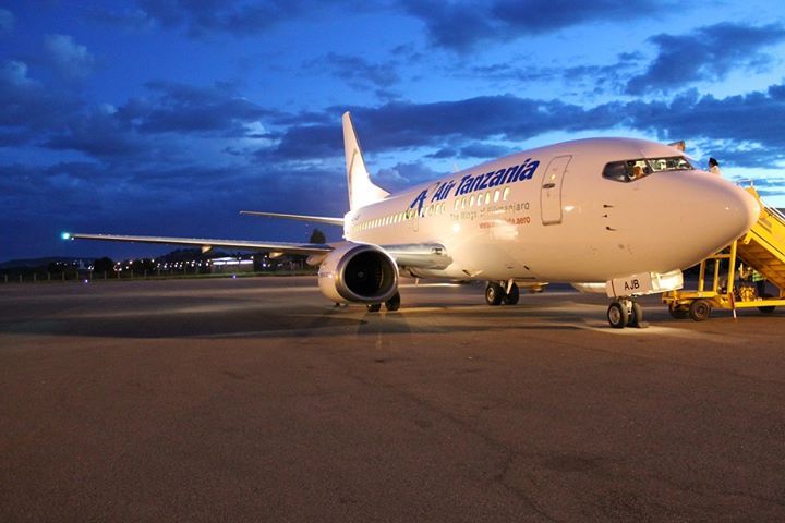 File:Air Tanzania Boeing 737-500 leased from Aerovista.jpg