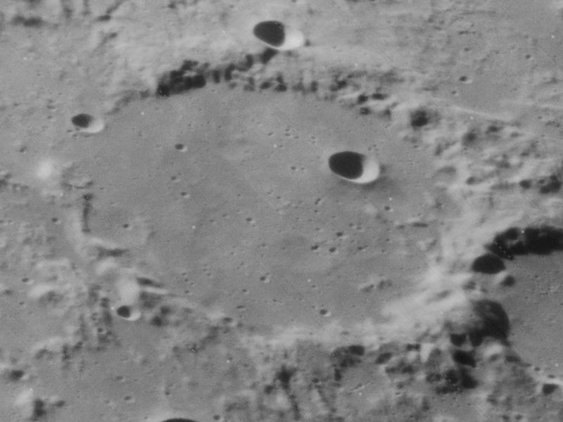 File:Arnold crater 4191 h1.jpg