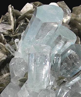 File:Beryl-Muscovite-149373.jpg