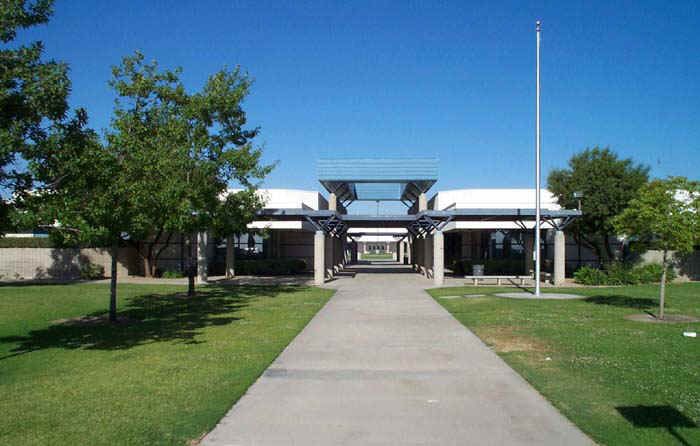 File:Campus entrance2.jpg