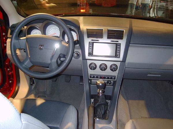 File:Dodge Avenger Dash.jpg