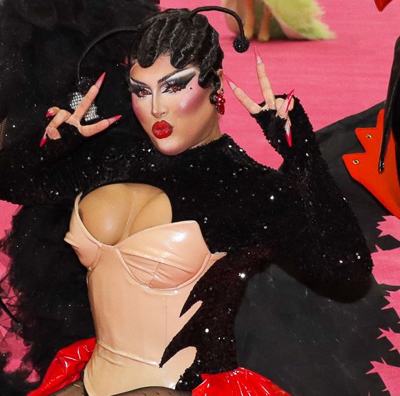 File:DragCon2024 @DVSROSS (142) Morphine Love (cropped).jpg