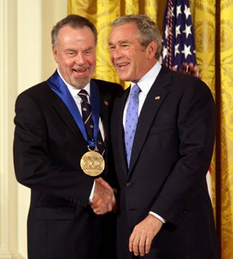 File:Erich Kunzel, 2006 National Medal of Arts.jpg