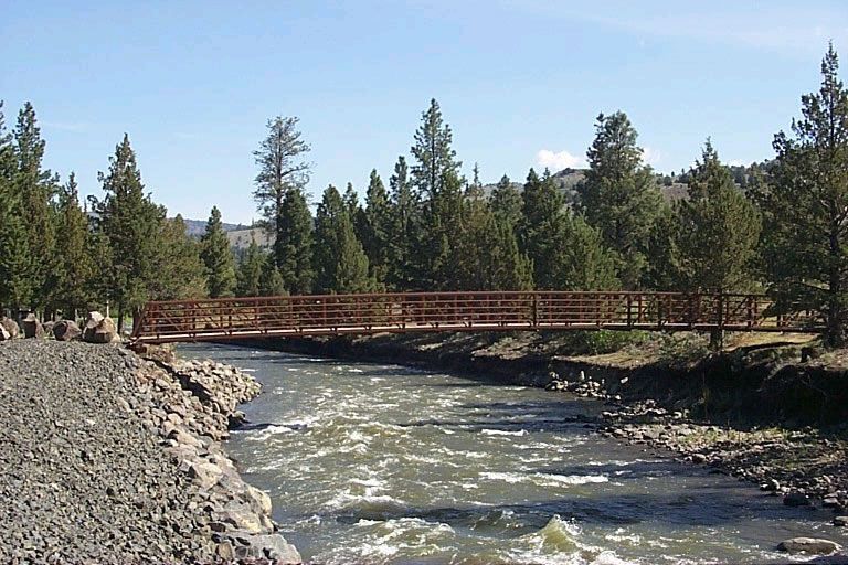 File:Fremont NF ped bridge.jpg