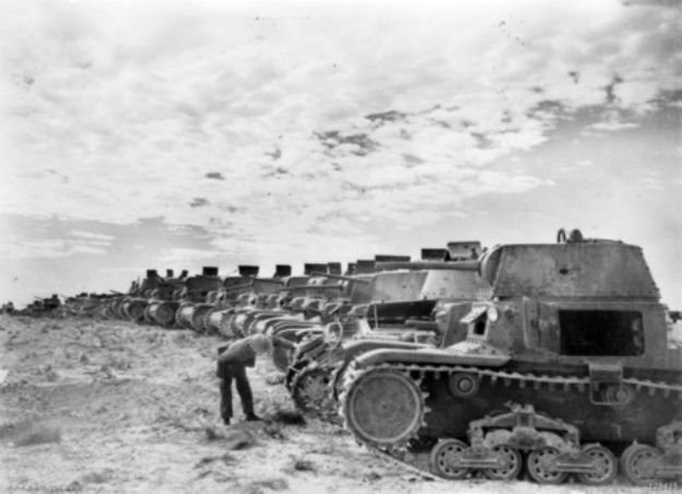 File:Italian tanks captured at Beda Fomm 1941.jpg