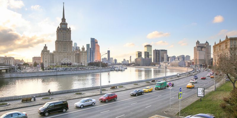 File:Krasnopresnenskaya Embankment 2017.jpg