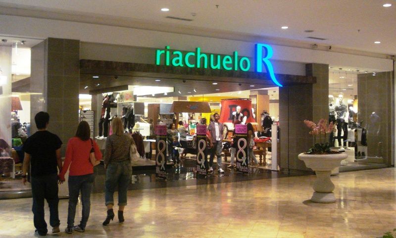 File:Lojas Riachuelo Brasília.JPG