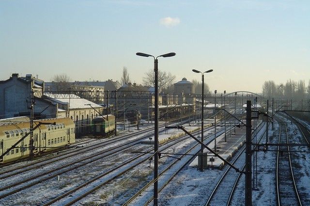 File:Ostrowmainstation.jpg