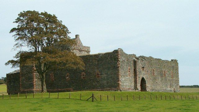 File:Skipness Castle.jpg