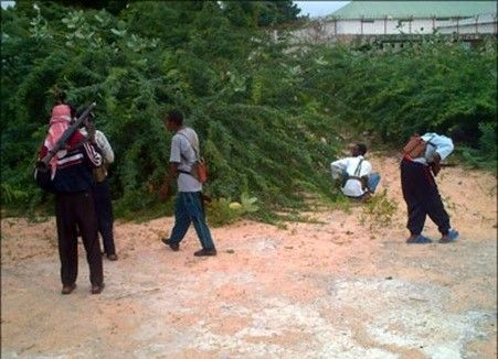 File:Somali resistance fighters patrolling in Mogadishu.jpg