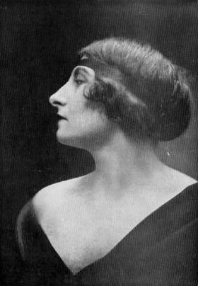 File:Suzanne Balguerie 1925.jpg