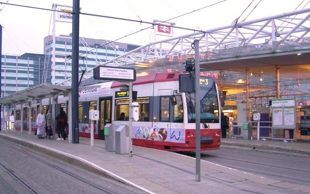 File:Tramlink East Croydon.jpg