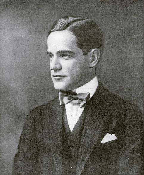 File:Whiting Williams portrait 1920.jpg