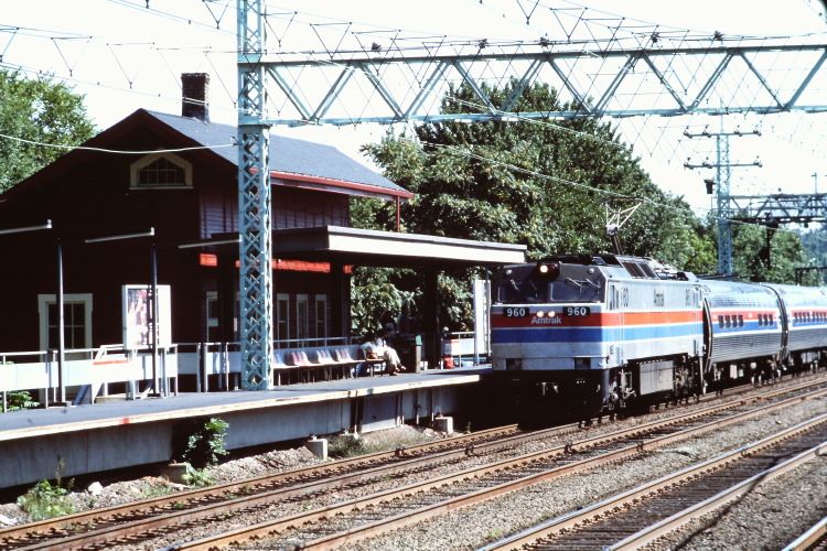 File:Amtrak E60 at Cos Cob, September 1975.jpg