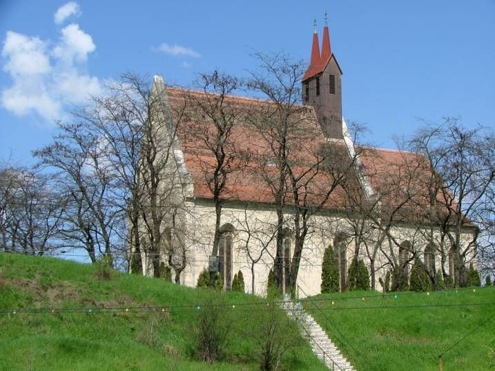 File:Calvaria Church, Cluj-Napoca.jpg