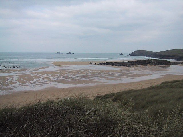 File:Constantine Bay - geograph.org.uk - 975591.jpg