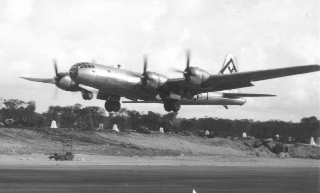 File:Eagle antenna under B-29 of 501BG.jpg