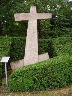 File:Erdbebenkreuz.JPG