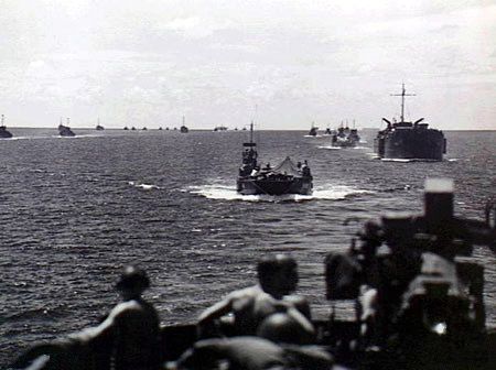 File:Landing craft 017615.jpg