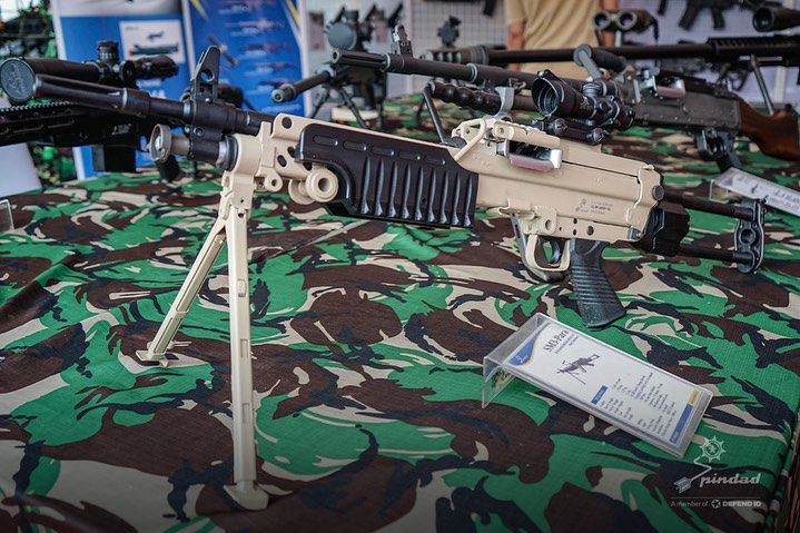 File:Pindad SM3 Para display.jpg