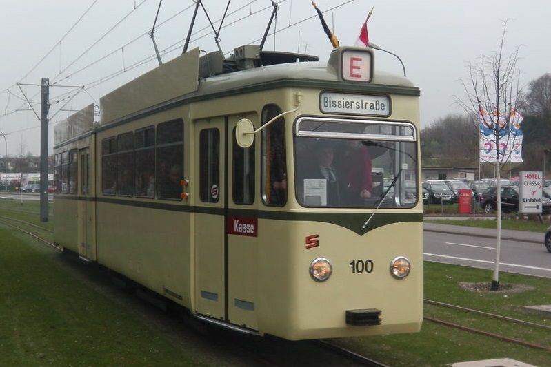 File:Sputnik 100 Straßenbahn Freiburg.JPG