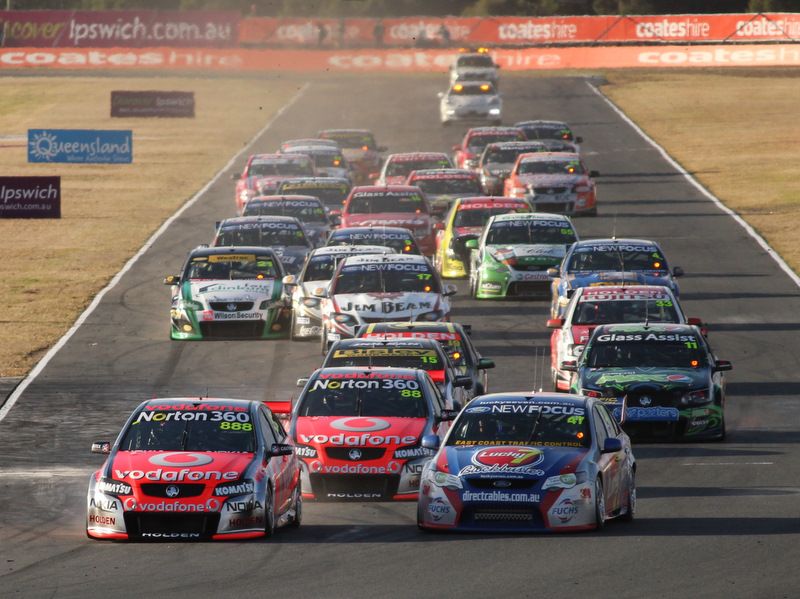 File:V8 Supercar start 2011.jpg