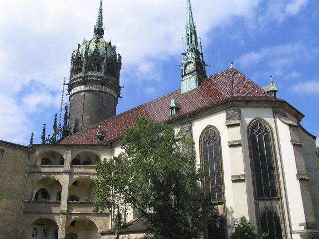 File:Wittenberg Schlosskirche.JPG