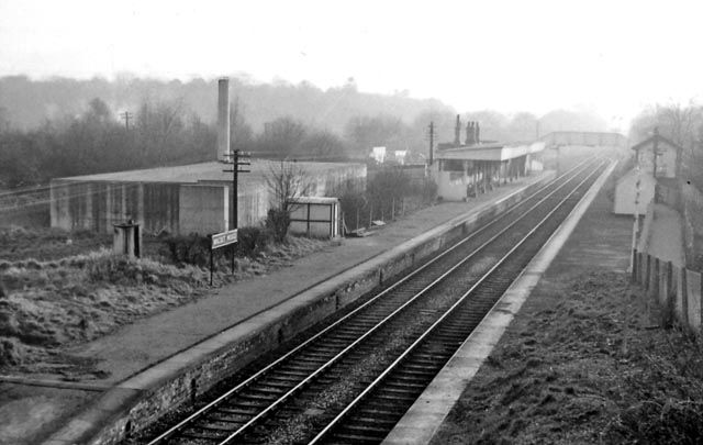 File:Bricket Wood Station 1895278 9af81019.jpg