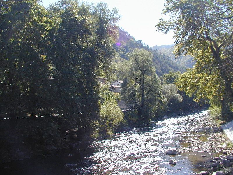 File:Chepelare-river-ngruev.JPG