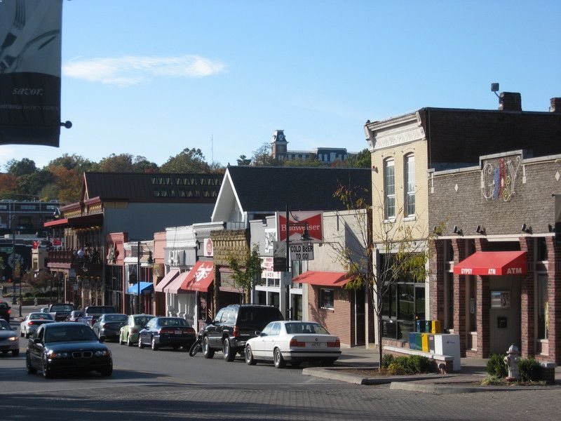 File:Dickson Street (Fayetteville, Arkansas - 2006).jpg