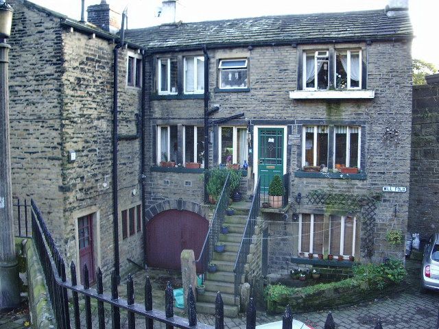 File:Mill Fold - geograph.org.uk - 1129445.jpg